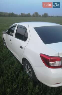 Седан Renault Logan 2013 в 
