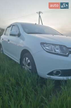 Седан Renault Logan 2013 в 