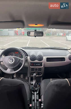 Седан Renault Logan 2009 в 