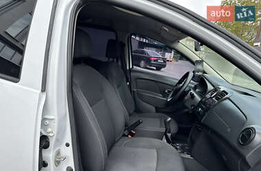Седан Renault Logan 2019 в 