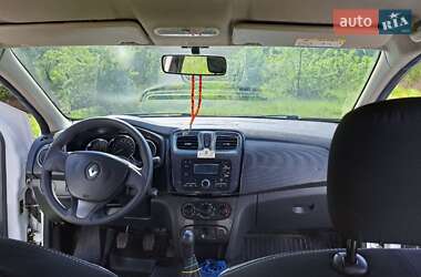 Седан Renault Logan 2013 в 