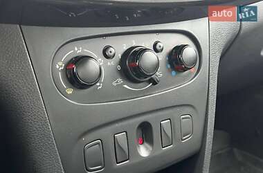 Седан Renault Logan 2018 в 