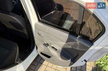 Седан Renault Logan 2019 в 