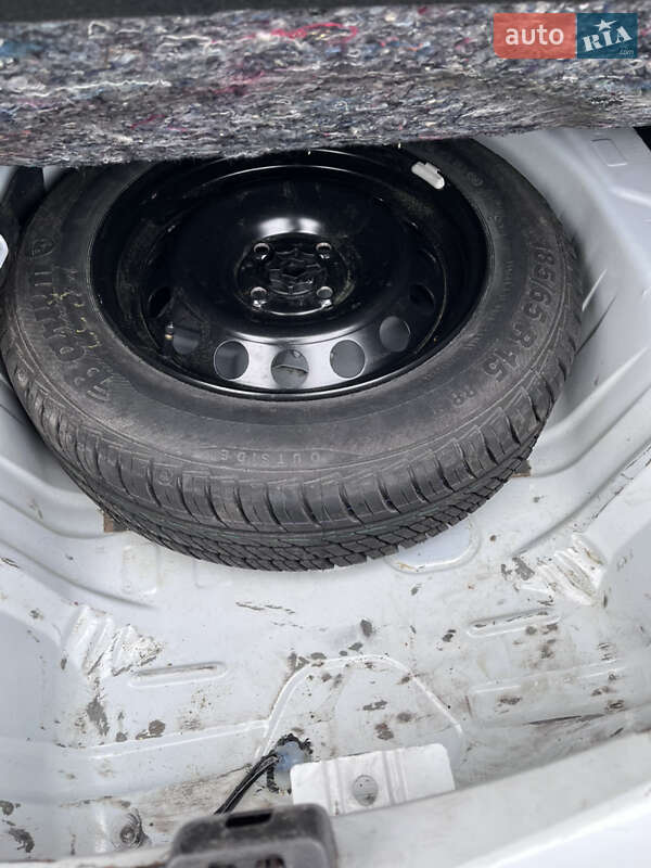 Седан Renault Logan 2013 в Царичанке