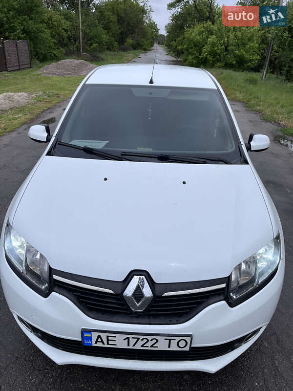 Седан Renault Logan 2013 в Царичанке