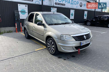 Седан Renault Logan 2010 в 