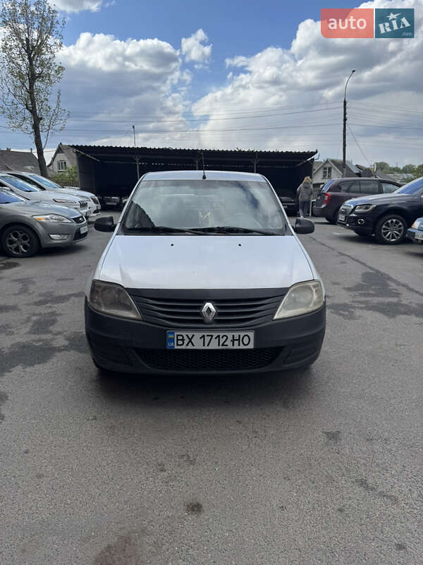 Седан Renault Logan 2012 в 