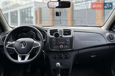 Седан Renault Logan 2017 в 
