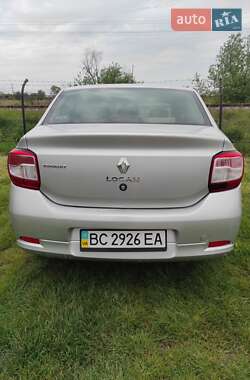 Седан Renault Logan 2013 в 