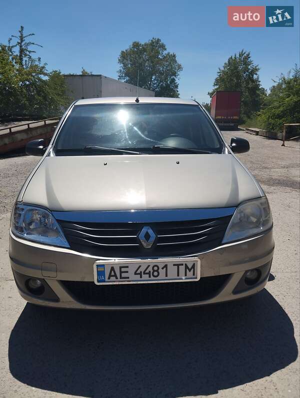 Седан Renault Logan 2009 в Днепре