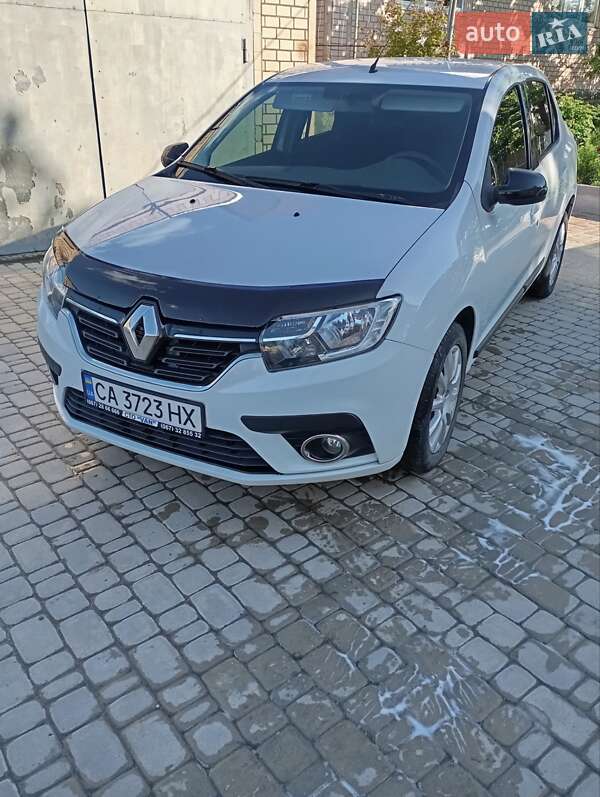 Седан Renault Logan 2018 в 