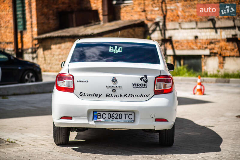 Седан Renault Logan 2015 в Львове
