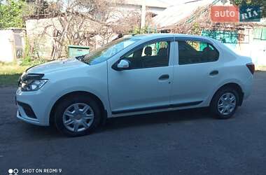 Седан Renault Logan 2016 в 