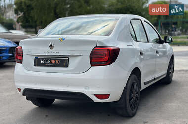 Седан Renault Logan 2017 в 