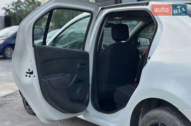 Седан Renault Logan 2017 в 