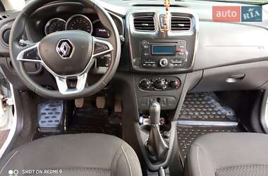 Седан Renault Logan 2016 в 