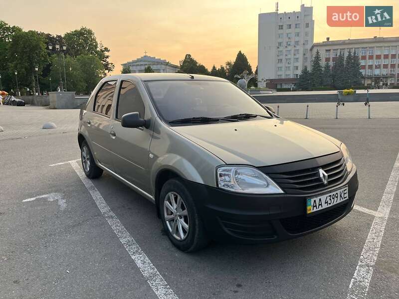 Седан Renault Logan 2011 в Умані