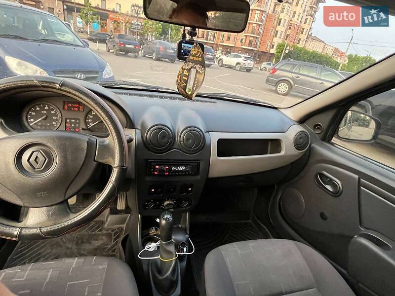 Седан Renault Logan 2011 в Умані
