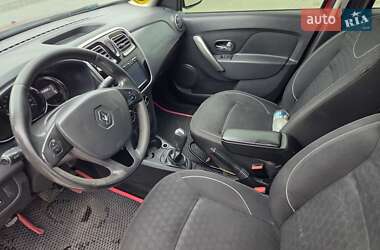Седан Renault Logan 2016 в 