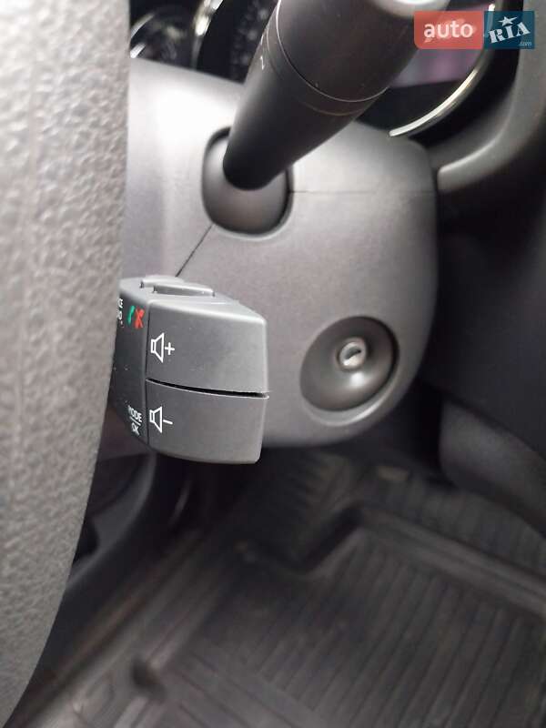 Седан Renault Logan 2015 в Чернівцях