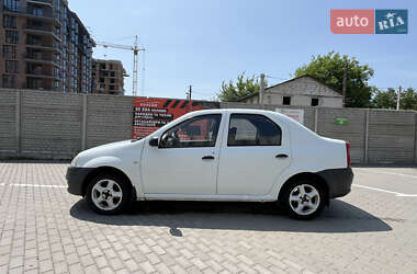 Седан Renault Logan 2011 в 