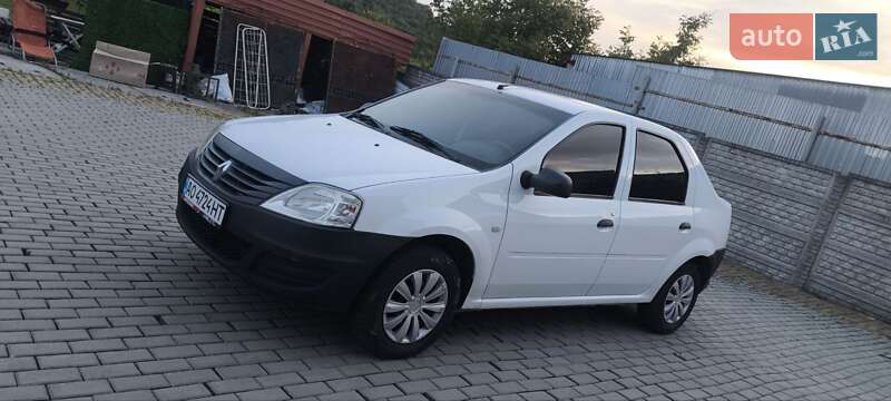 Renault Logan 2010