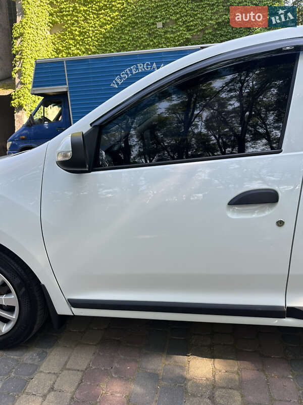 Седан Renault Logan 2019 в Черновцах