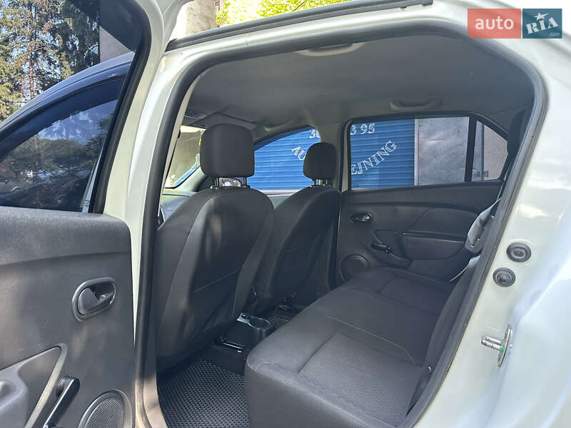 Седан Renault Logan 2019 в Черновцах