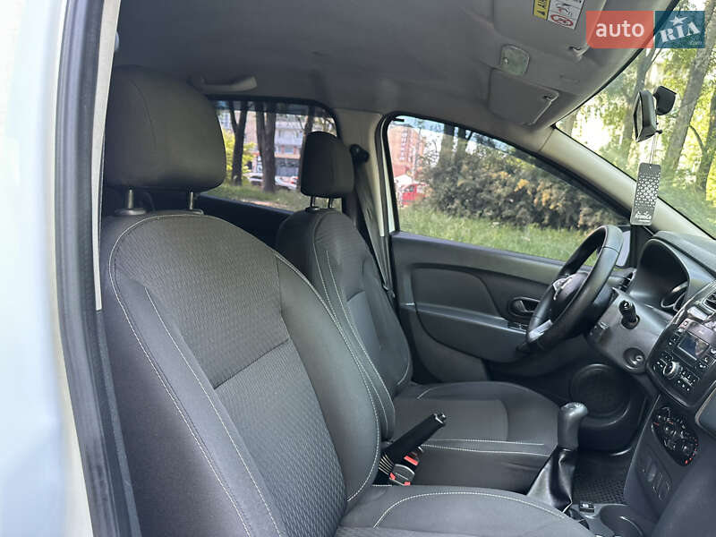 Седан Renault Logan 2019 в Черновцах