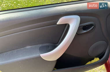 Седан Renault Logan 2012 в 
