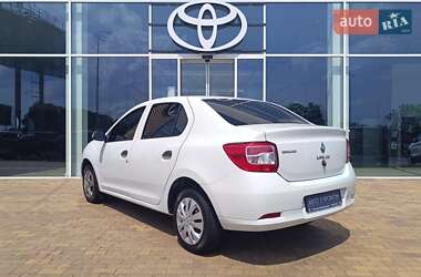 Седан Renault Logan 2015 в 