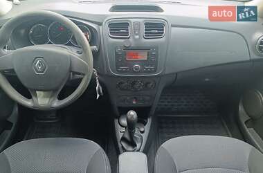 Седан Renault Logan 2015 в 