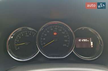 Седан Renault Logan 2015 в 