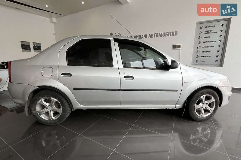 Седан Renault Logan 2010 в Шептицькому
