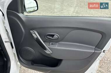 Седан Renault Logan 2018 в 
