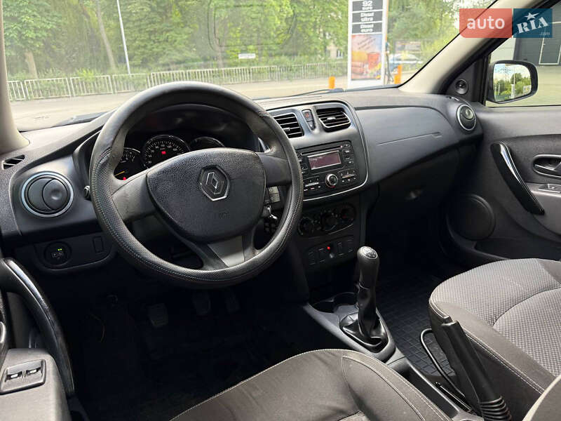 Універсал Renault Logan 2013 в Дніпрі