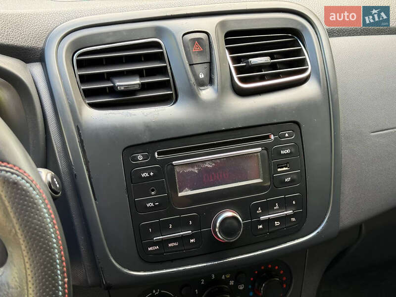 Універсал Renault Logan 2013 в Дніпрі