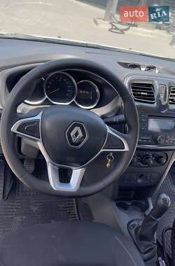 Седан Renault Logan 2017 в 