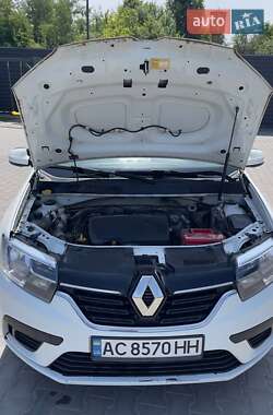Седан Renault Logan 2017 в 