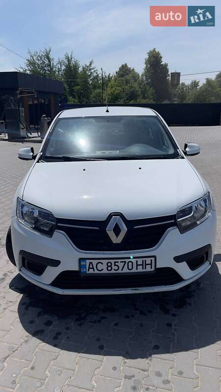 Седан Renault Logan 2017 в 