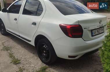 Седан Renault Logan 2017 в 