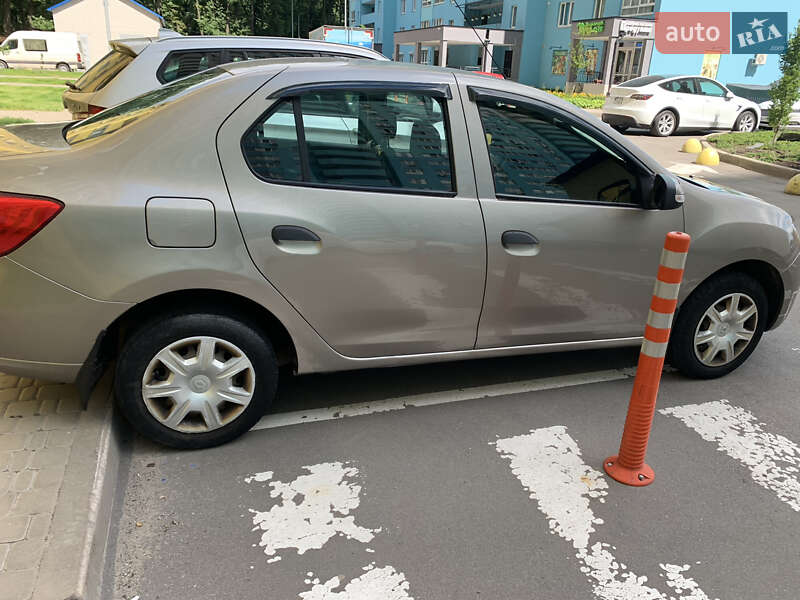 Седан Renault Logan 2013 в Києві