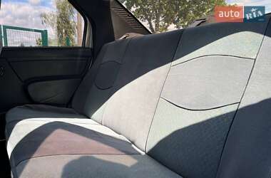 Седан Renault Logan 2010 в 