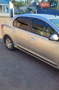 Седан Renault Logan 2016 в 