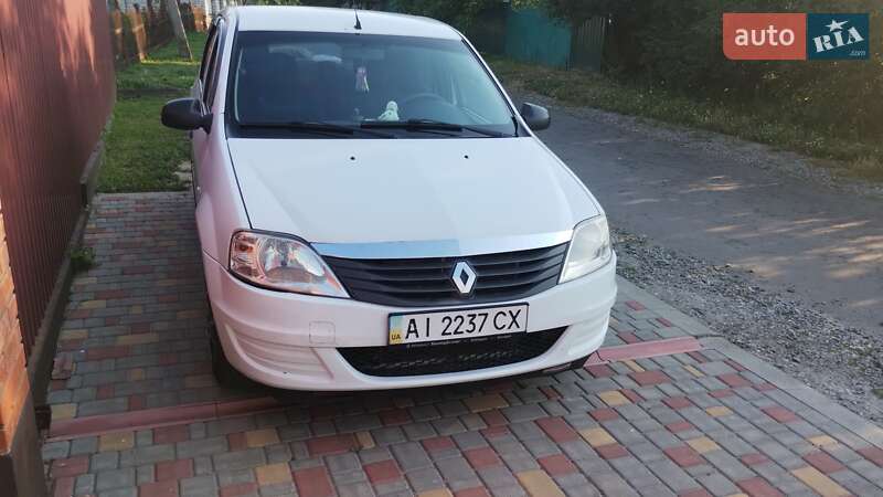 Renault Logan 2011