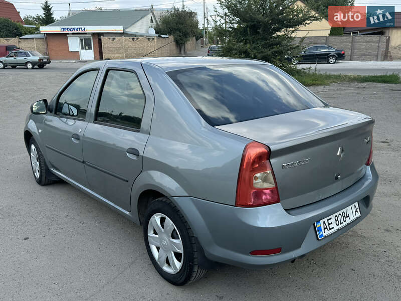 Седан Renault Logan 2010 в Новомосковске