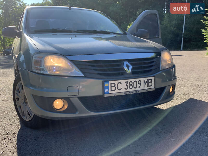 Седан Renault Logan 2010 в Львове