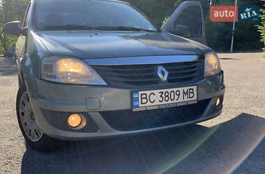 Седан Renault Logan 2010 в 