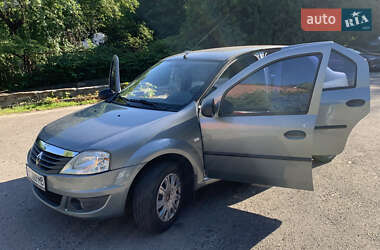 Седан Renault Logan 2010 в 