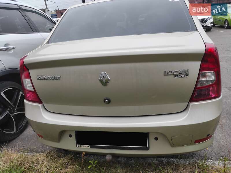 Седан Renault Logan 2012 в Львове